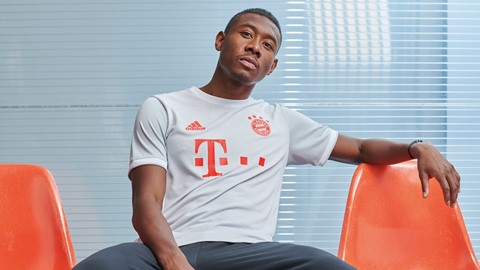 ALABA WEARS BAYERN AWAY JERSEY