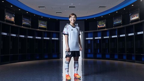 Japan - Mana Iwabuchi