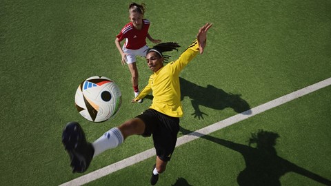 FUSSBALLLIEBE the Official Match Ball for UEFA EURO 2024 OverheadKick Second ProBall