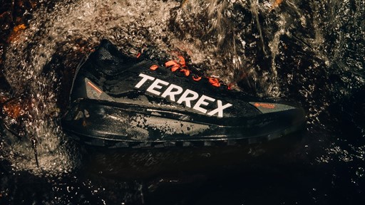 h24344 ss25 agravic gore tex ftw beauty male 01