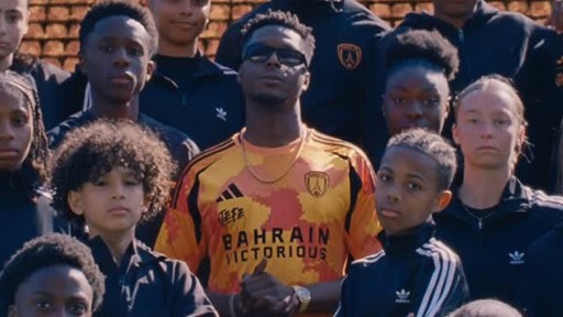 The Paris FC third jersey revealed in collaboration with Ninho France No1 rapper in front of 160K fans at the Stade de