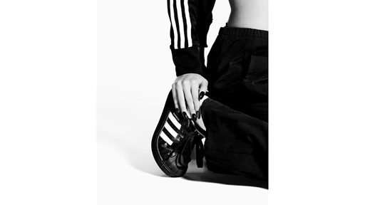 JENNIE
