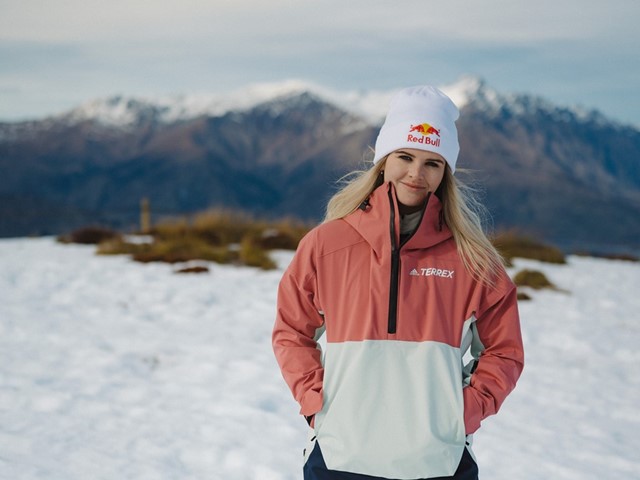 Vlek Compatibel met hoekpunt United by Passion, Determination and Focus - Petra Vlhová and Alice  Robinson Join Mikaela Shiffrin as New adidas Terrex Athletes