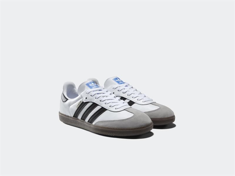 b75806 adidas