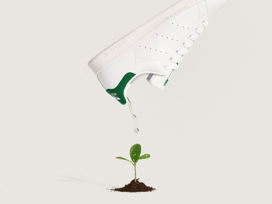 adidas originals women's stan smith end plastic waste sneaker