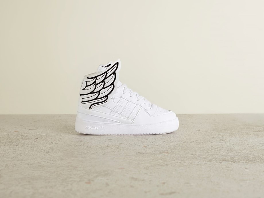 antiguo veredicto Político Let Your Style Soar with the Jeremy Scott x adidas Originals JS New Wings