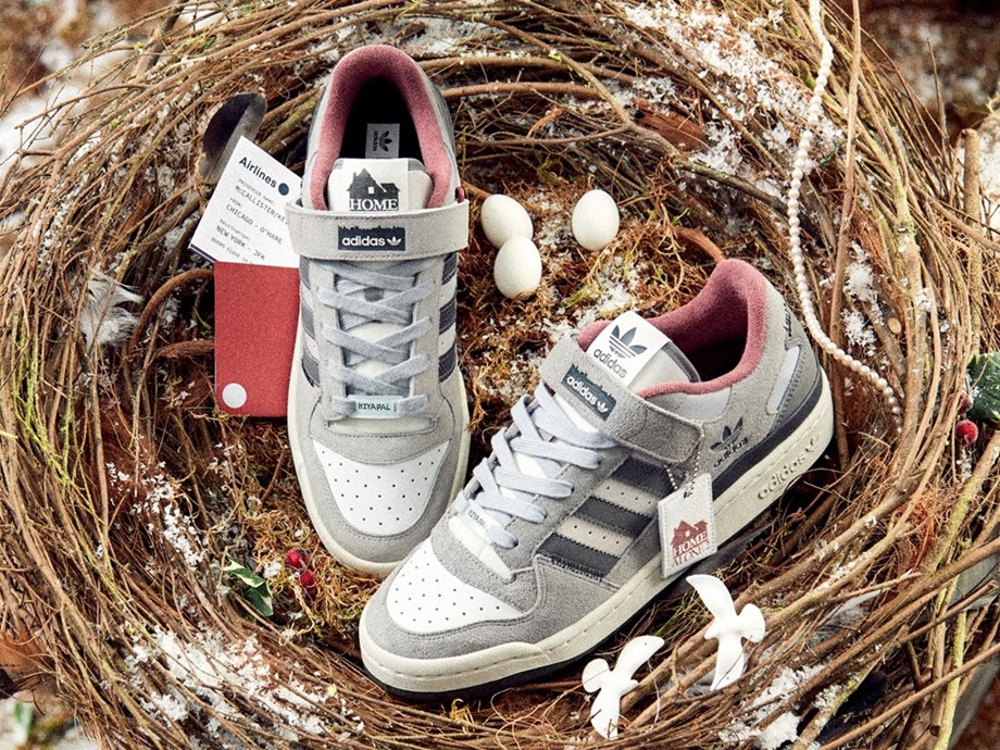 Notorio invierno Peticionario adidas Originals Rings in the Holiday Season with the 'Home Alone 2' Forum  Low Sneaker