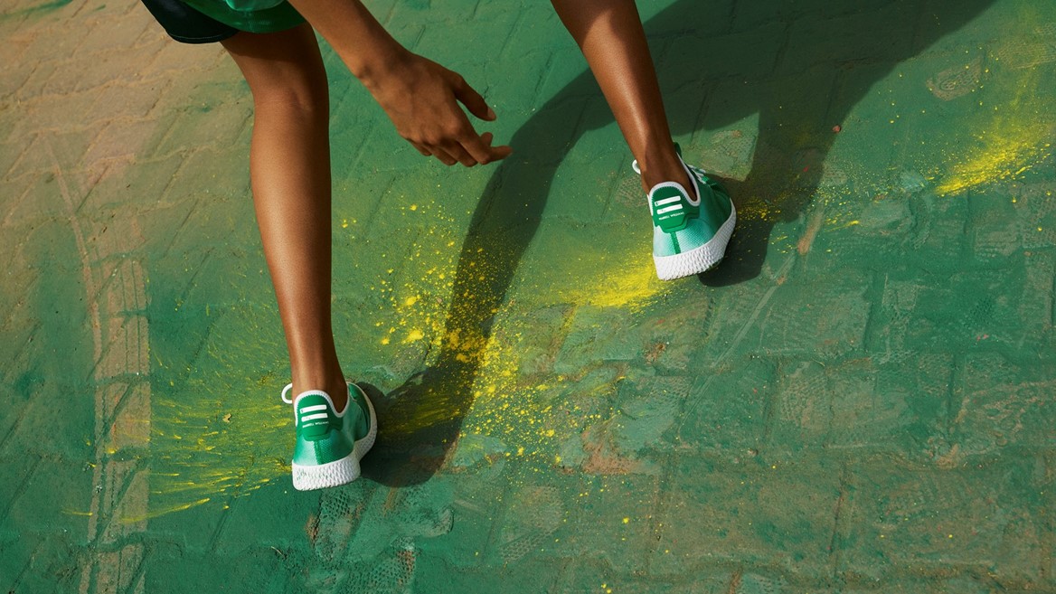 +H21254 adidas Originals PHARRELL WILLIAMS Hu Holi adicolor Key Visual Footwear Shot Green