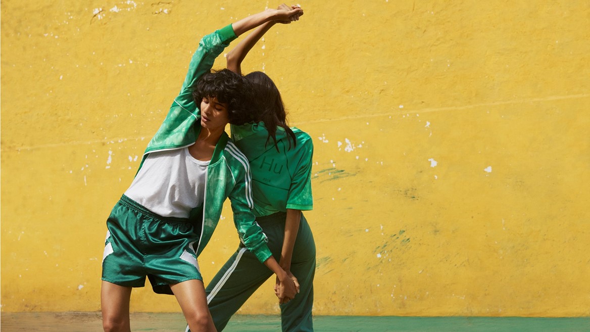 +H21254 adidas Originals PHARRELL WILLIAMS Hu Holi adicolor Key Visual Footwear Shot Green