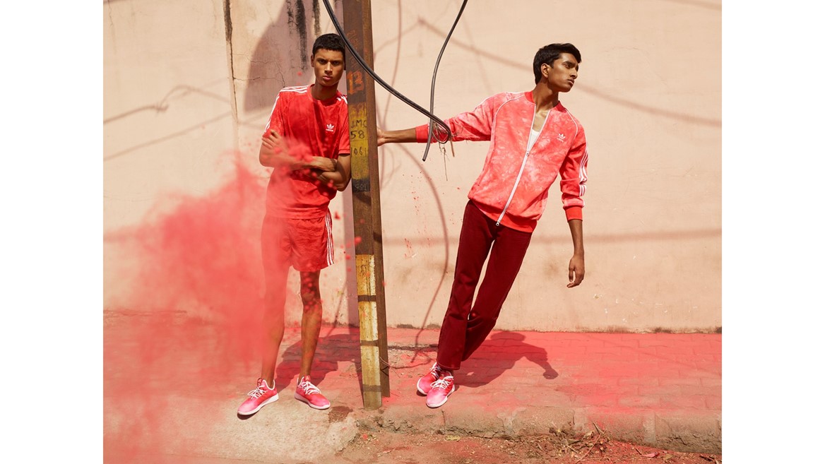 +H21254 adidas Originals PHARRELL WILLIAMS Hu Holi adicolor Key Visual Footwear Shot Red
