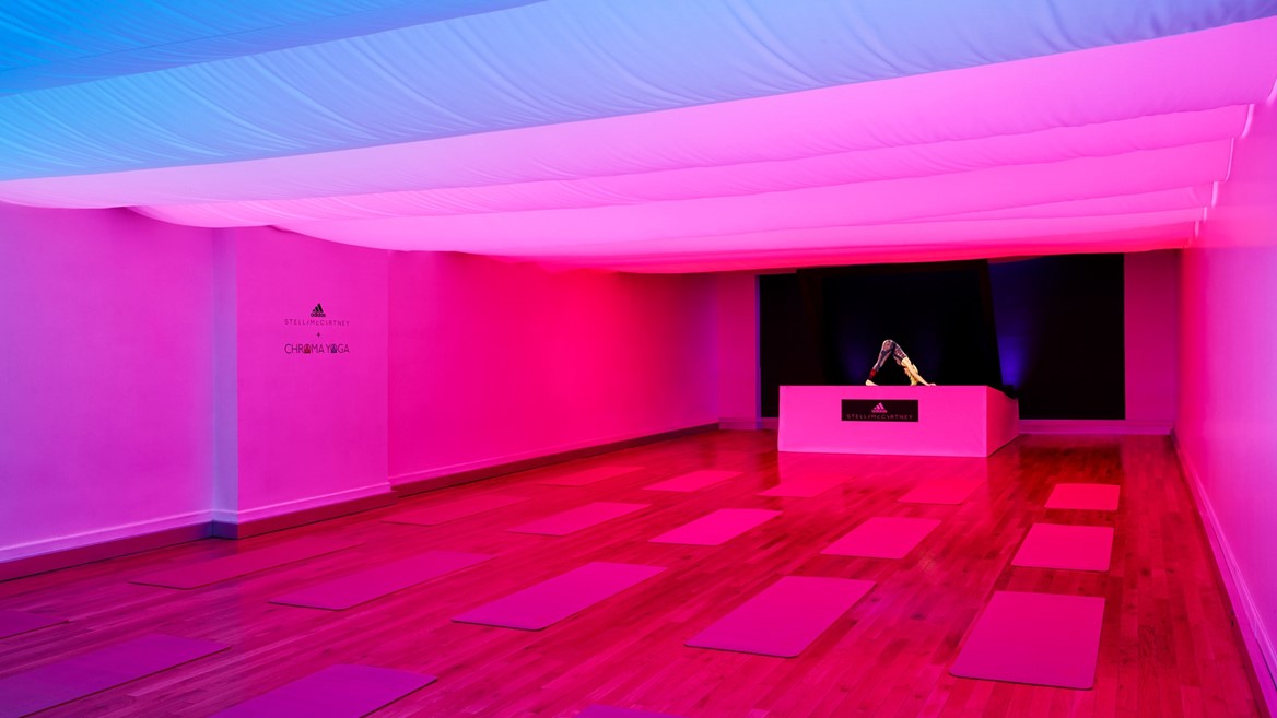 aSMC x Bandier_SS18_Hologram