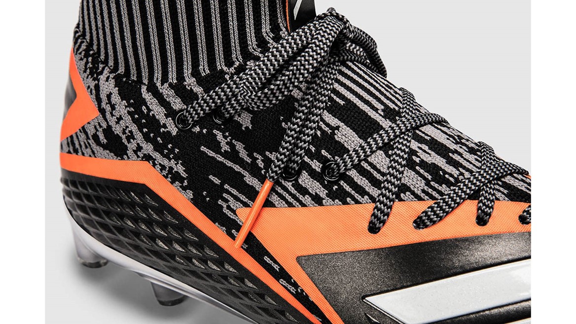 adidasFballUS FreakUltra Lacing