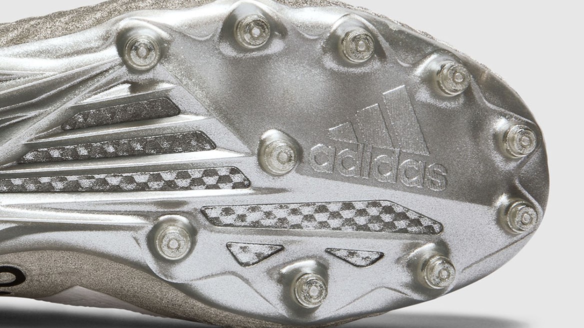 adidasFballUS FreakUltra VonMiller Razorframe 02