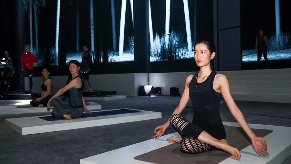 aSMC 18FW Work Out Performance