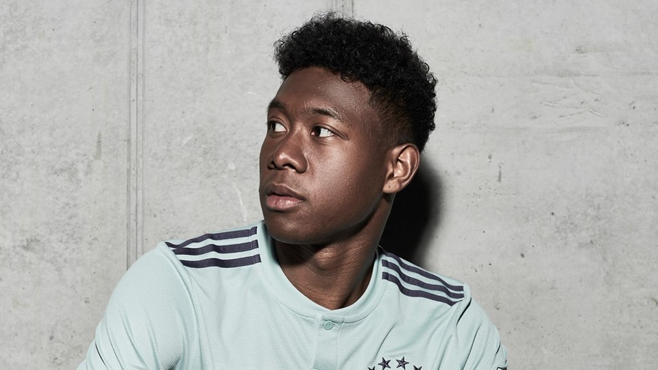 FCBFW18 AWAY SOCIAL ALABA 02