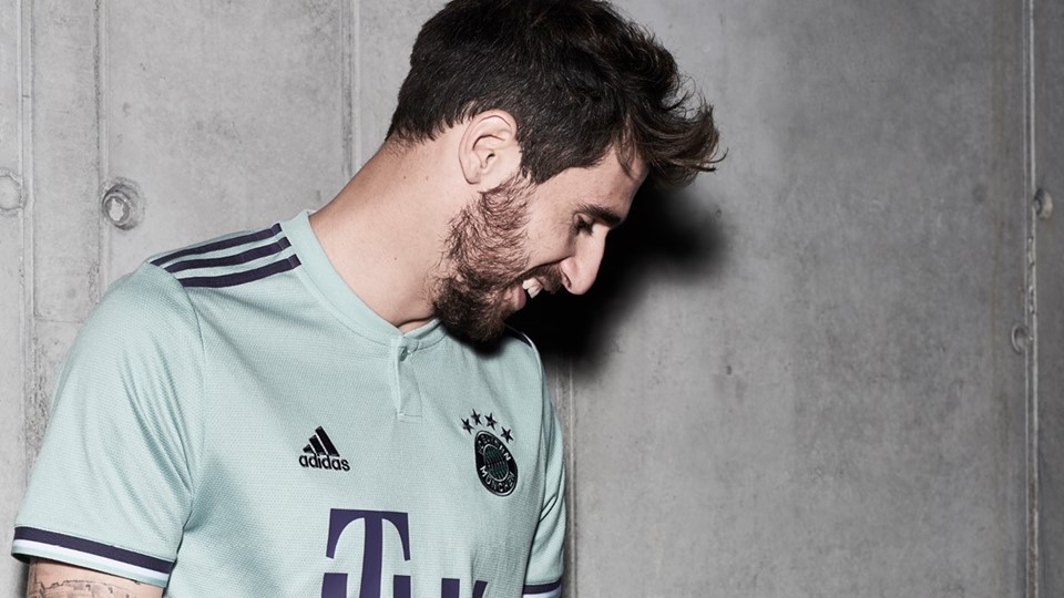 FCBFW18 AWAY SOCIAL MARTINEZ 02