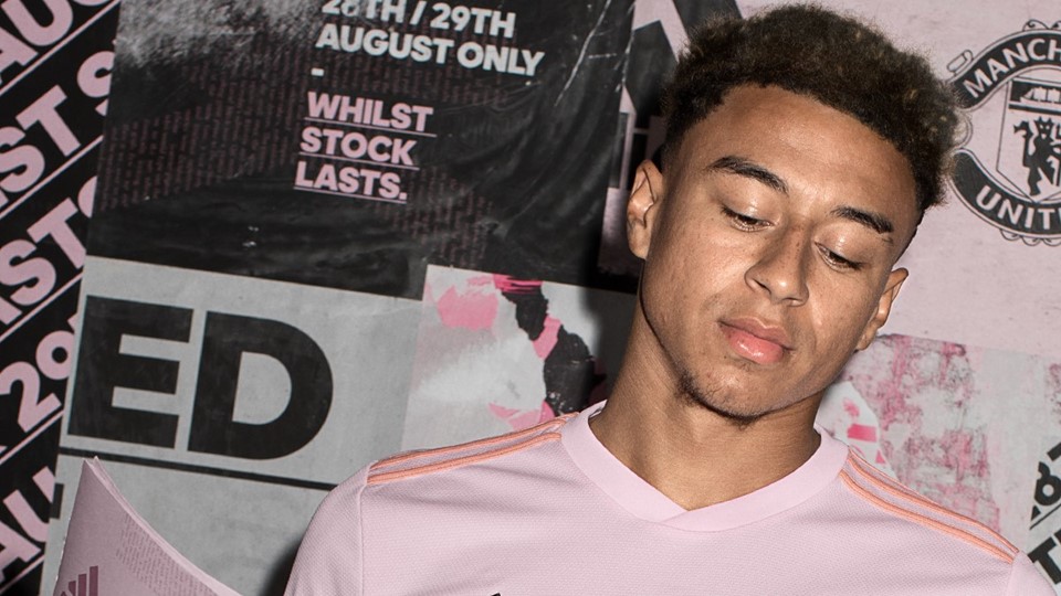 21116_THE PINK_ 1x2_Jessie_paper