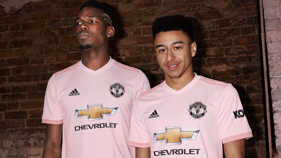 MUFC_AWAY_1ST_2000x1000px_L1_POGBA-LINGARD