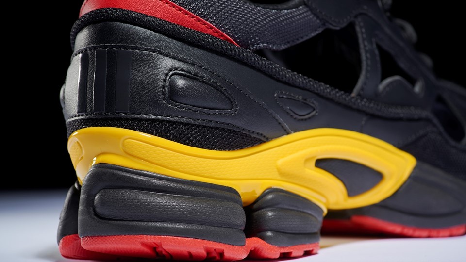 RAF Simon Replicant Ozweego Belgium pack