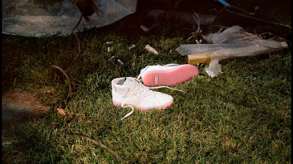 adidas Originals - Sleek FebLook - Off Foot