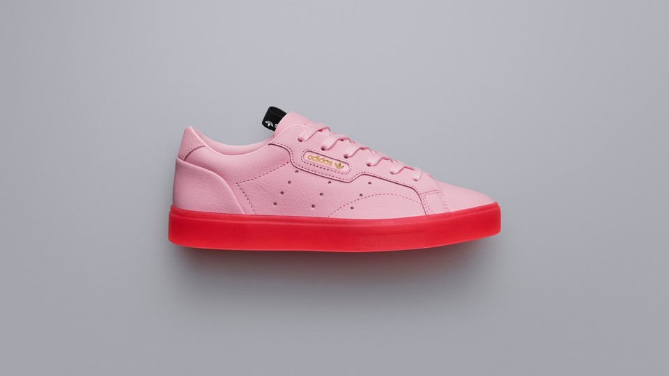 adidas Originals - Sleek FebLook - Angle