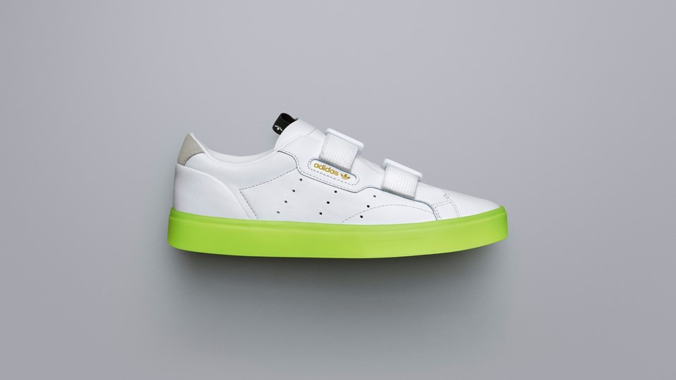 adidas Originals - Sleek FebLook - Angle