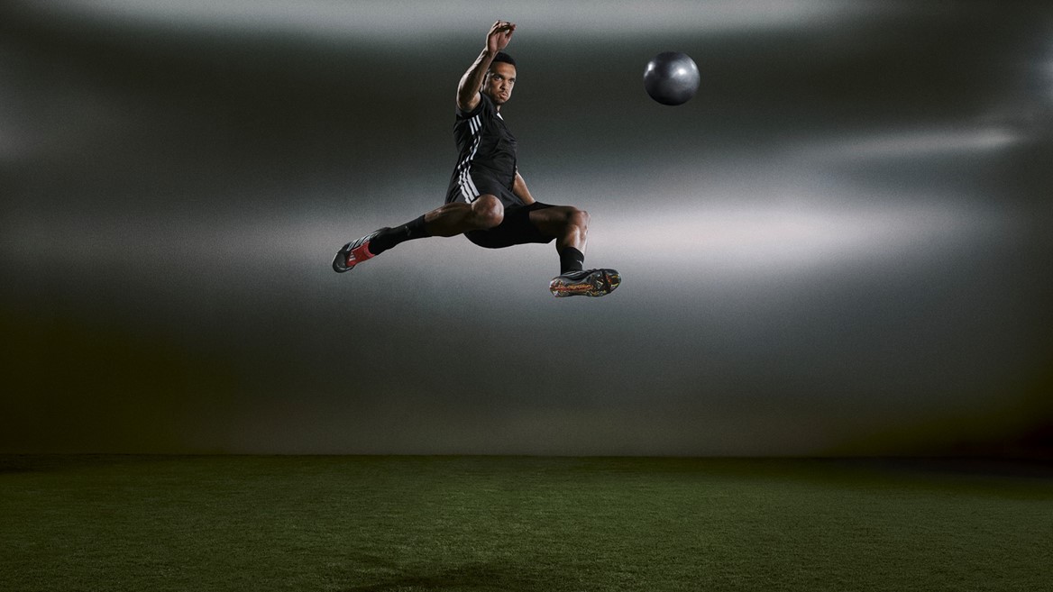 h24627 ss26 q0 player trent alexander arnold predator elite action shot01 16 9