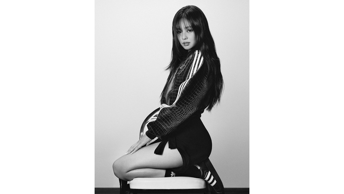 SS26 Superstar Black Jennie