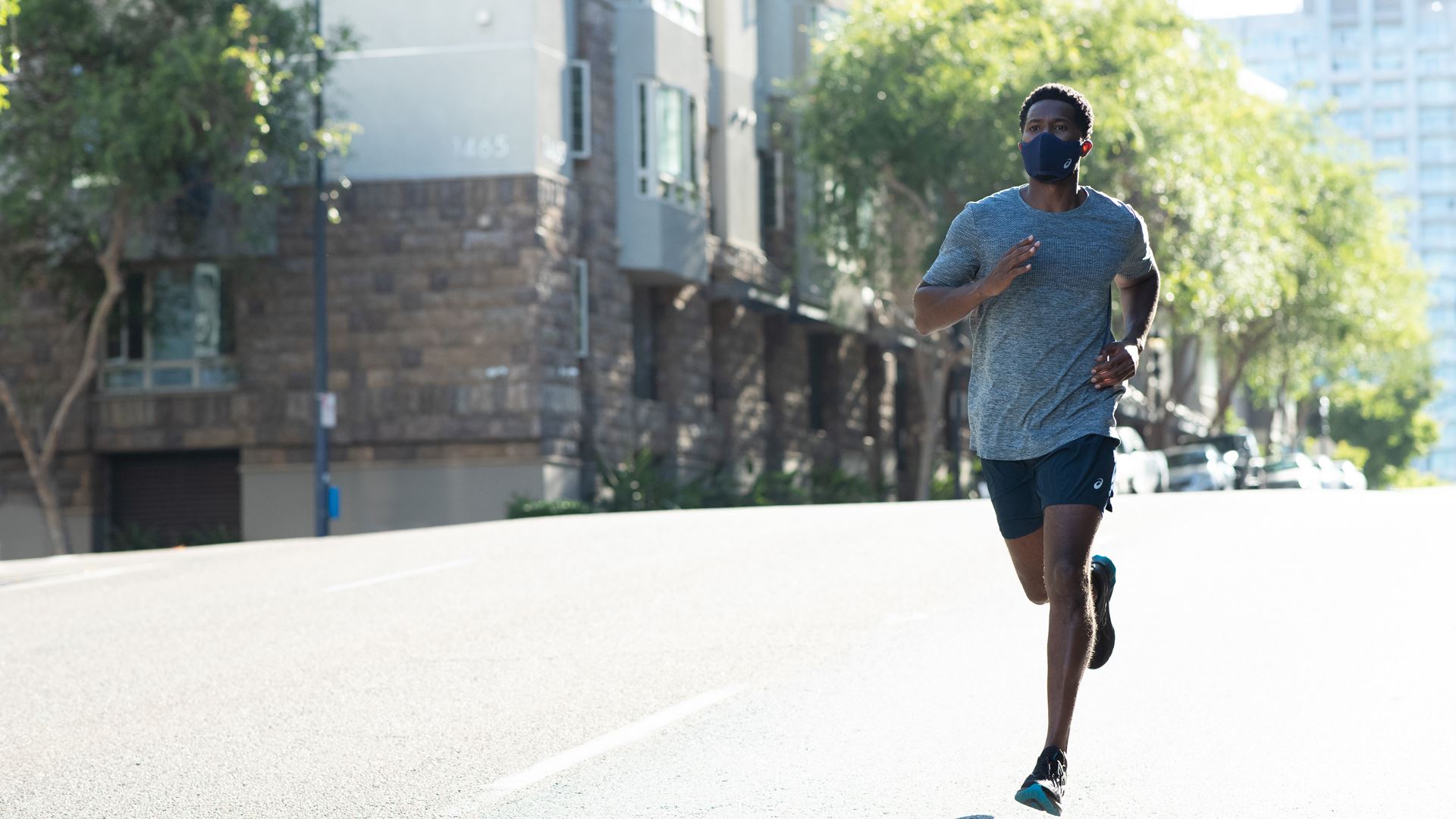 ASICS announces ground-breaking performance face cover that gives runners breathing room to maintain their edge