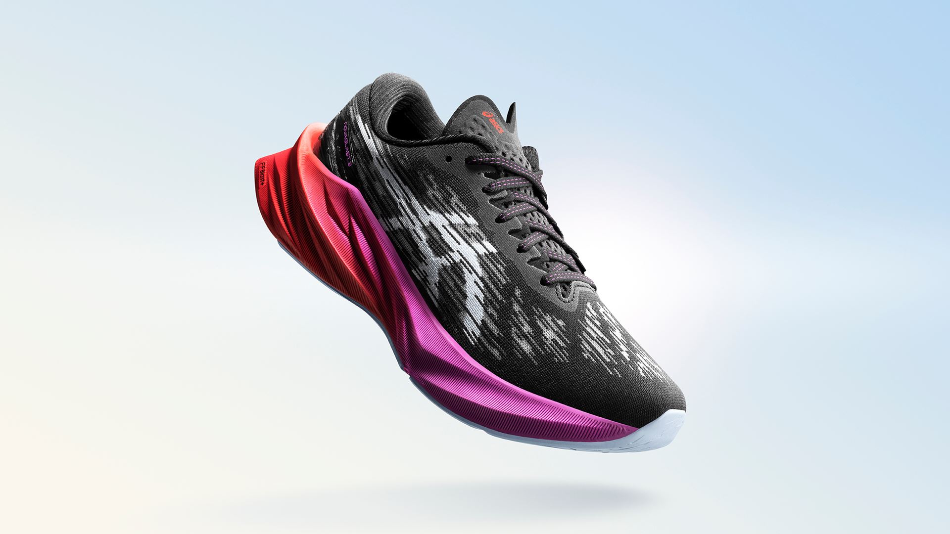 AW22_Asics_Novablast 3_Female