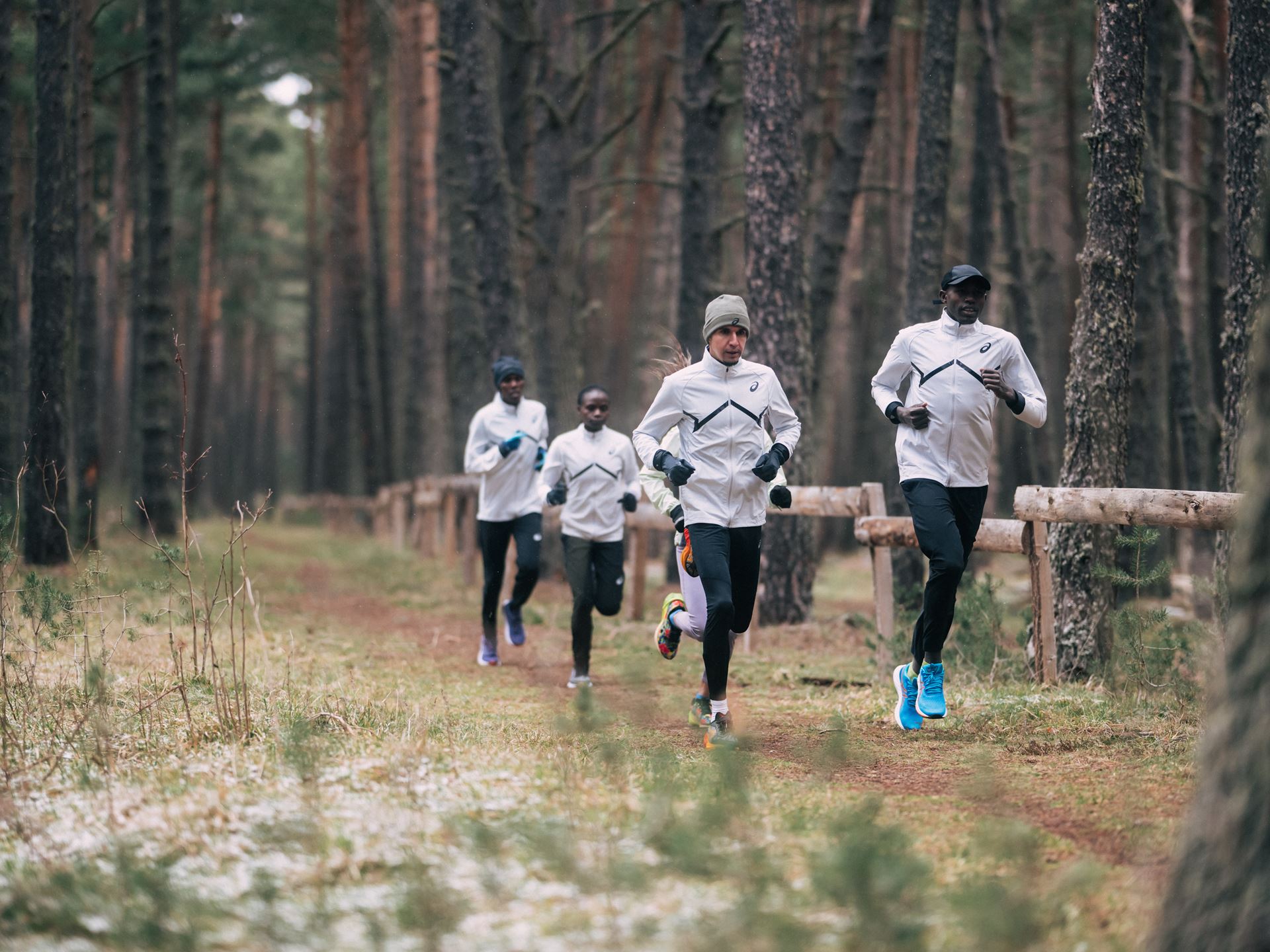 ASICS CHOJO FONT ROMEU GROUP WOOD TRACK TRAINING