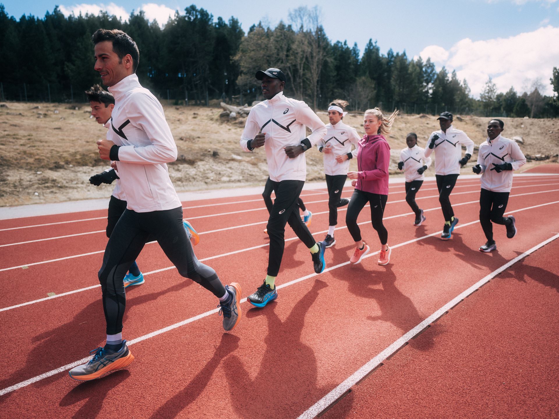 ASICS CHOJO FONT ROMEU GROUP TRACK TRAINING