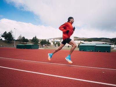 asics chojo font romeu mo katir track training