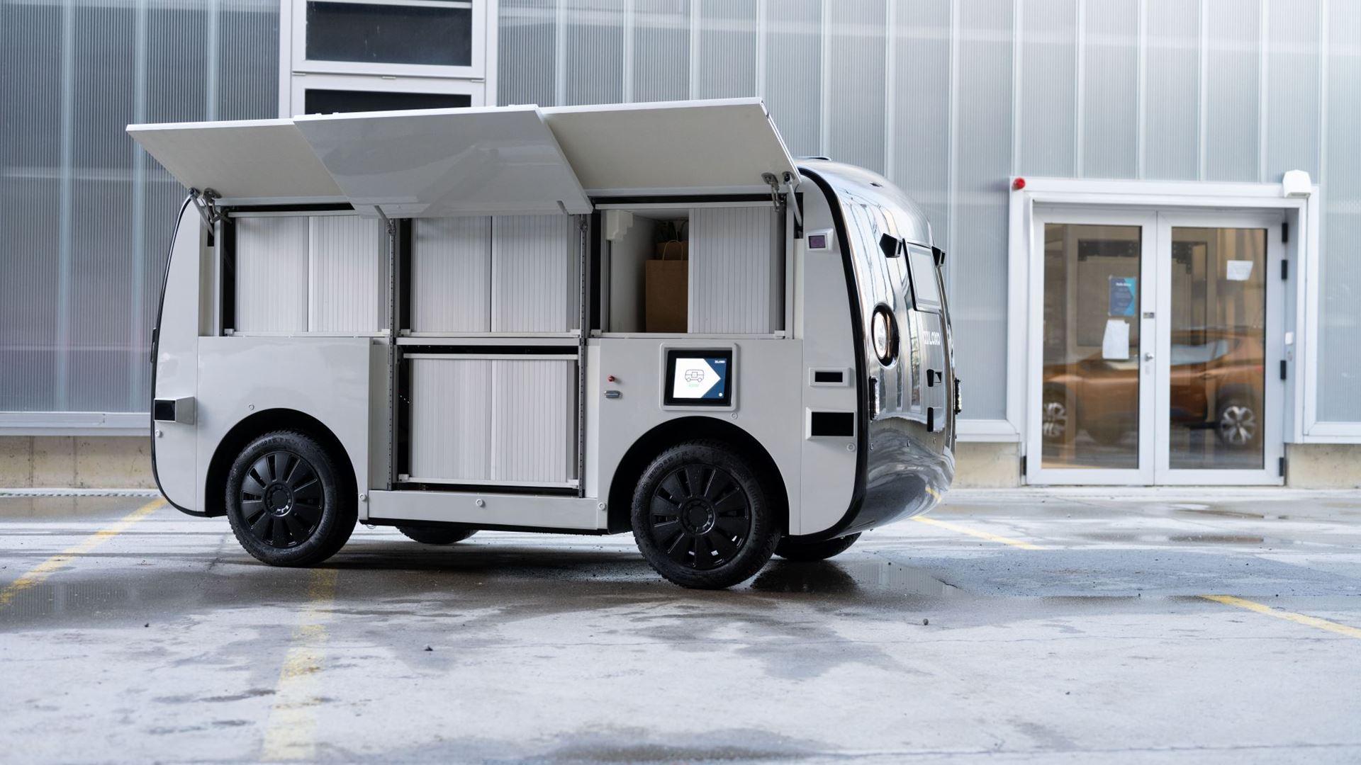 LOXO Unveils Market-Ready Autonomous Vehicle for Last Mile Delivery