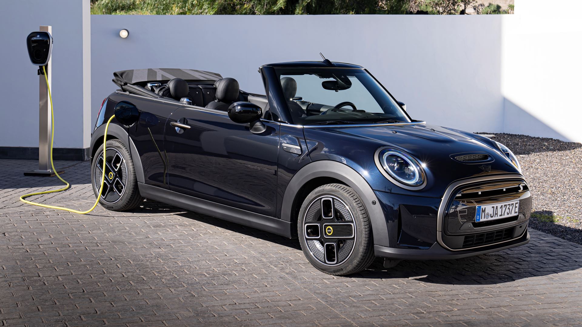 MINI Cooper SE Convertible to Feature Alloy Wheels Made From 100% Recycled Aluminium