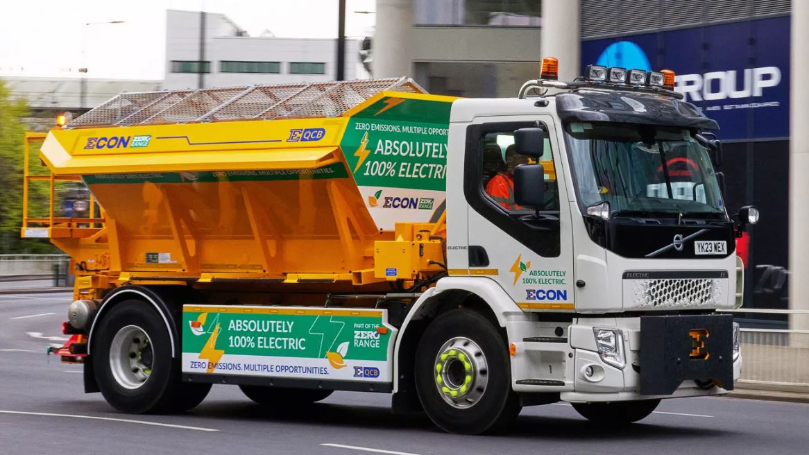 New Electric Gritter Truck Based Volvo FE Electric Chassis Unveiled