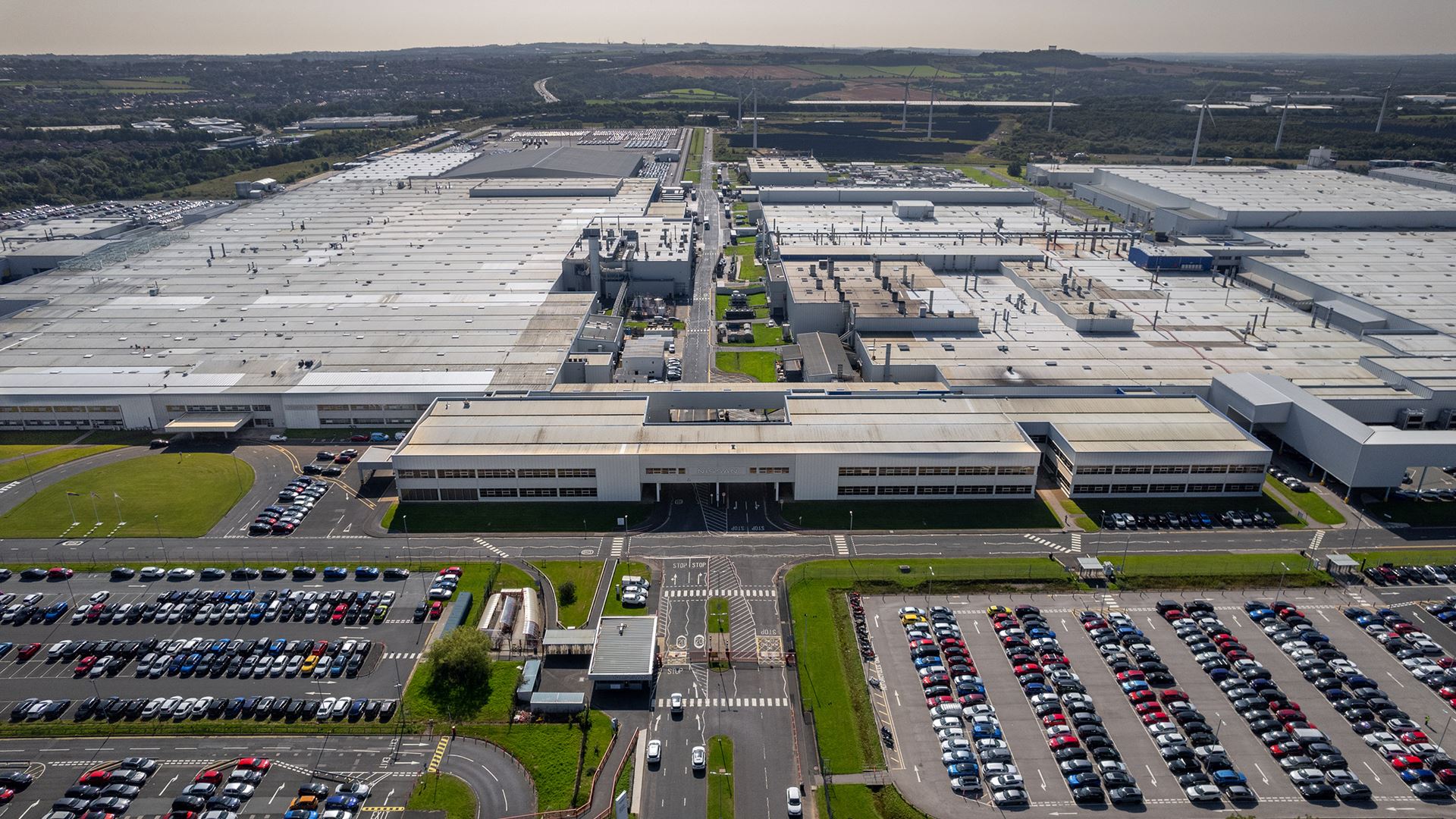 Nissan Commits up to 3bn Investment in UK Manufacturing