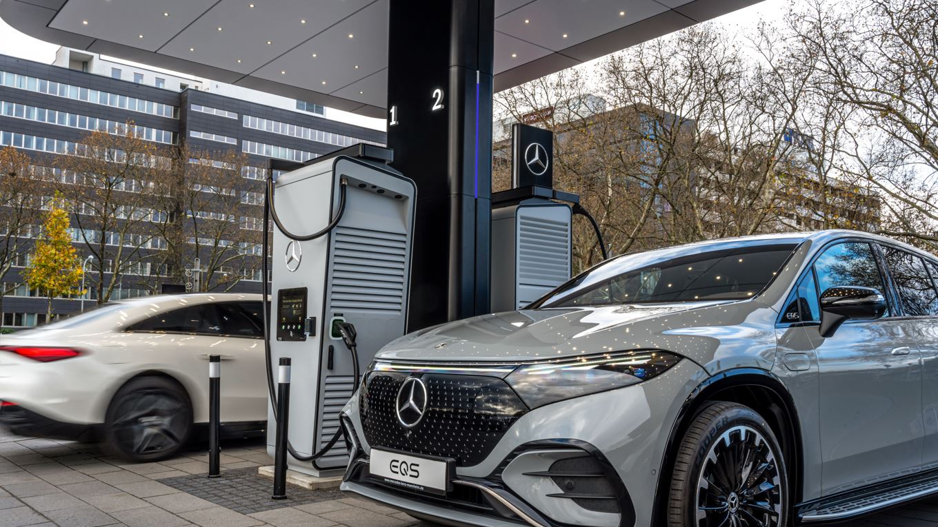 Mercedes Benz Opens its First own European Charging Hub in Mannheim