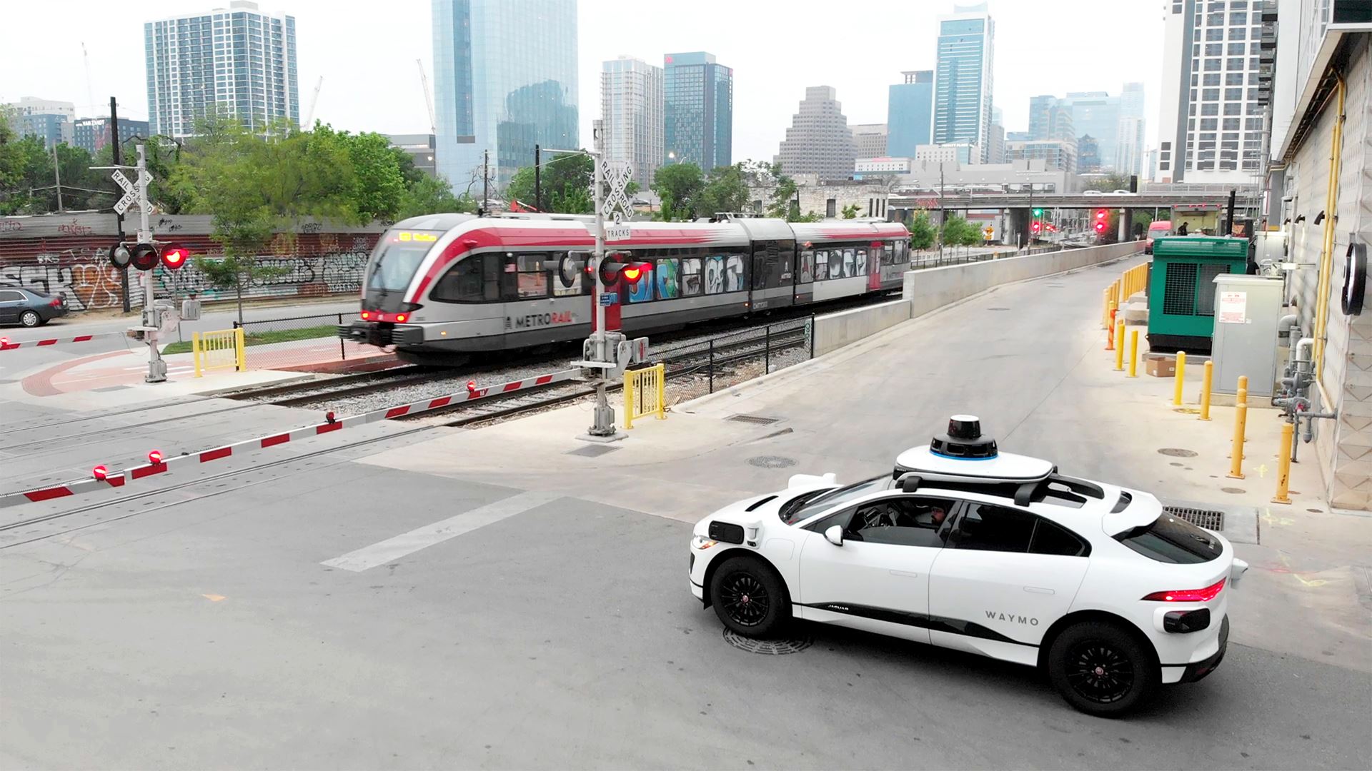 Waymo to Offers Free Driverless Robotaxi Rides to the Public in Los Angeles