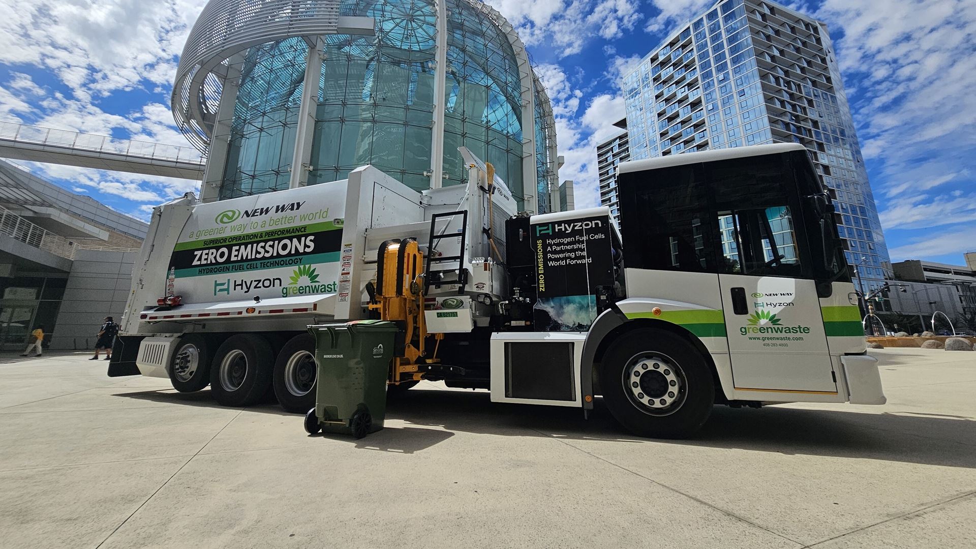 Hyzon Announces First Ever Fuel Cell Refuse Vehicle Order in North America