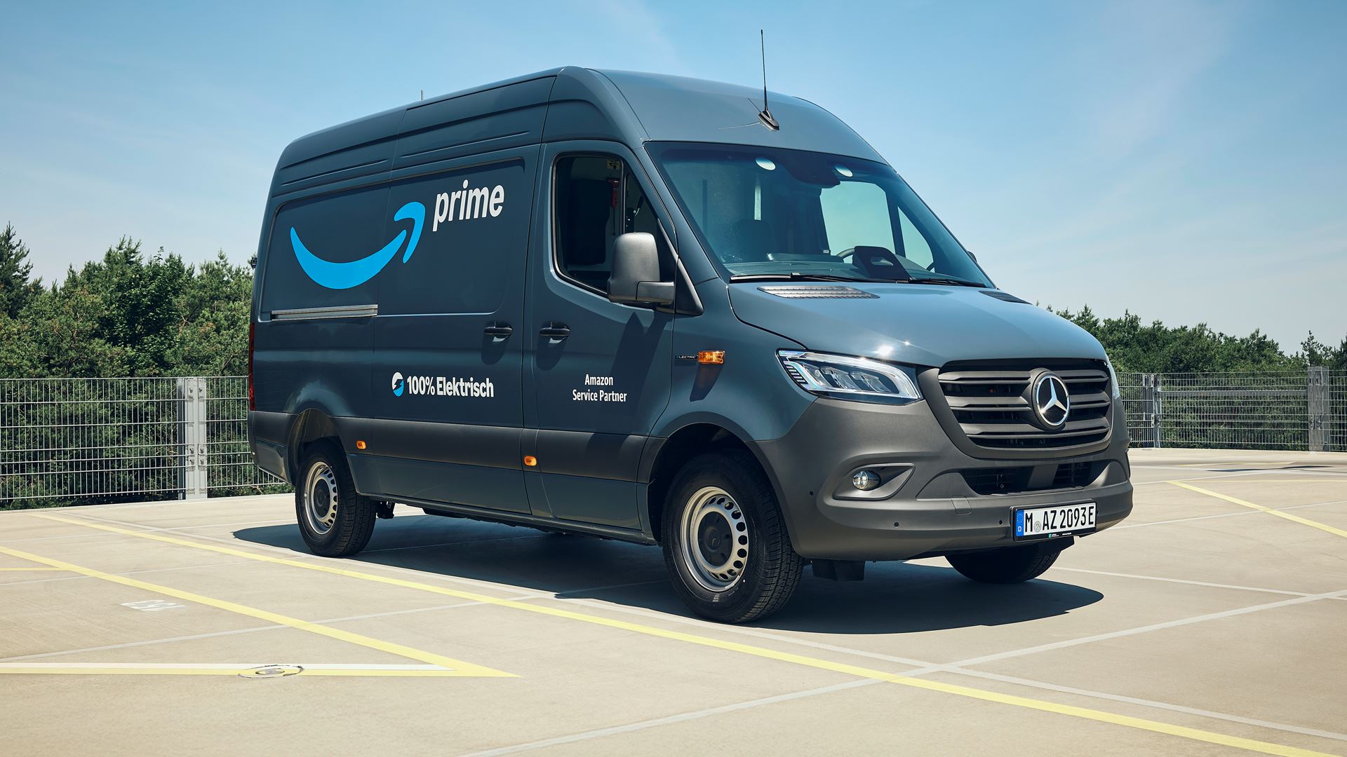 Mercedes Benz Vans Delivers Nearly 5 000 EVs to Amazon s Delivery Partners