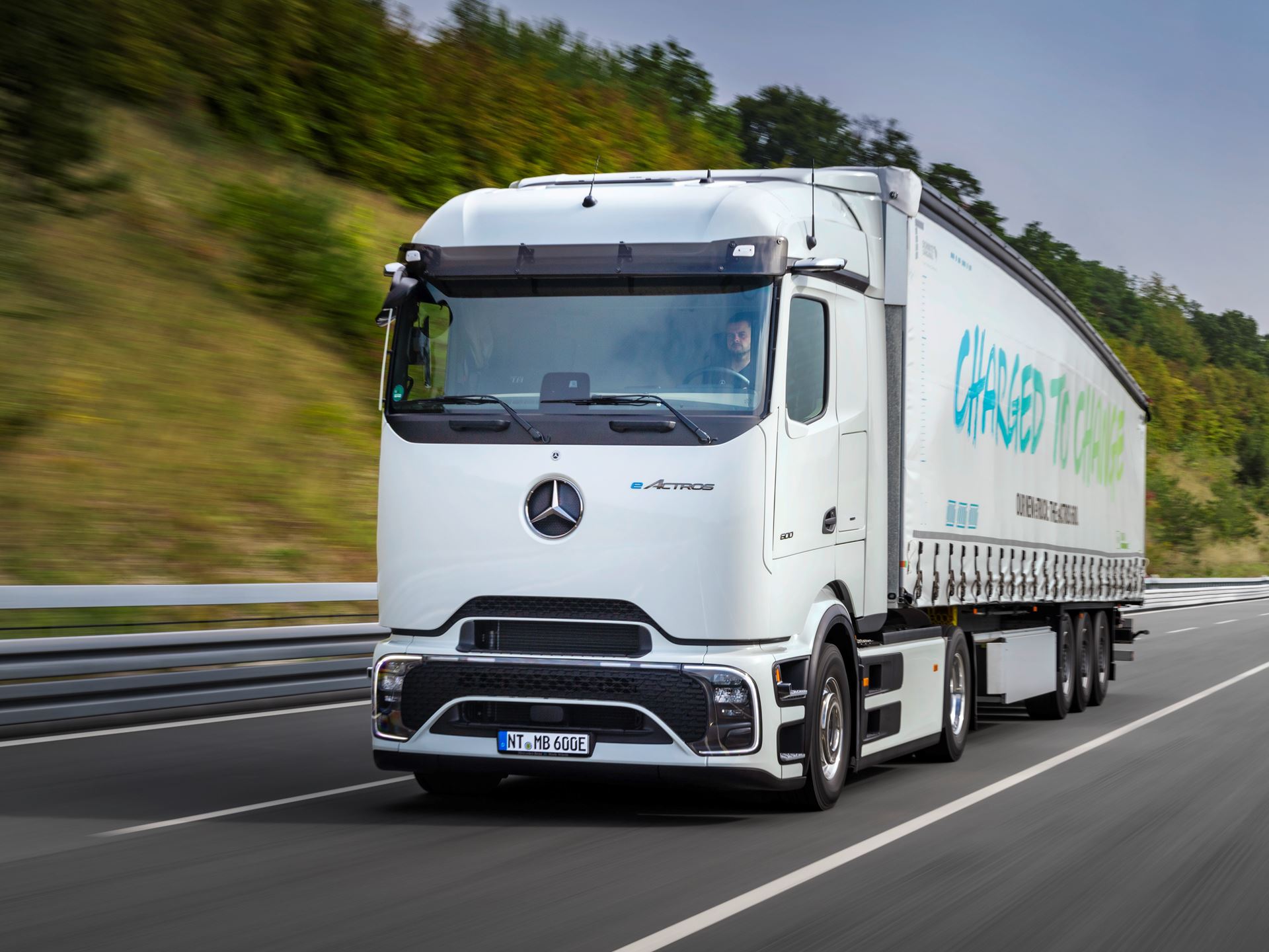 Mercedes Benz Trucks Sends eActros 600 on Test run
