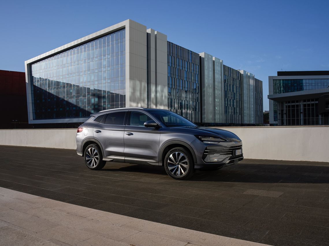 BYD Launches the Plug in Hybrid SEAL U DM i SUV in Europe