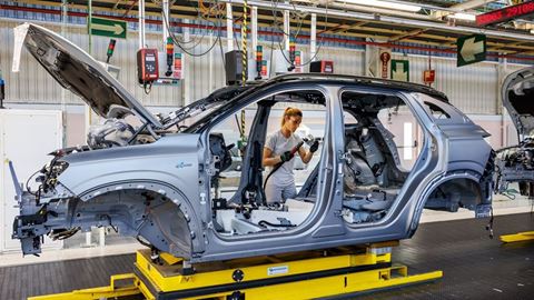 Renault Announces Plans to Halve Electric Vehicle Production Costs by 2027