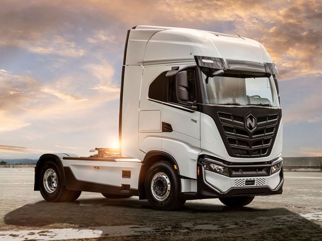 Nikola & IVECO Unveil European Nikola Tre Fuel Cell Electric Vehicle