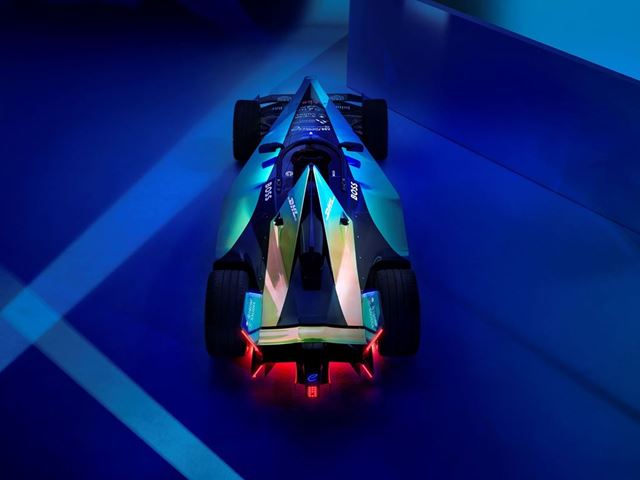 THE FASTEST ELECTRIC RACING CAR IN THE WORLD #FormulaE 