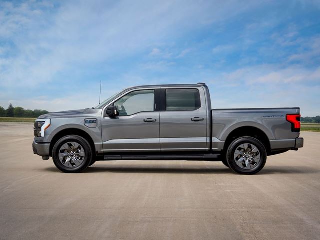 Ford Introduces the All Electric F 150 Lightning Flash