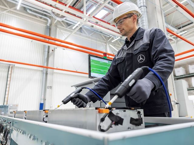 Mercedes Benz Opens own Recycling Factory