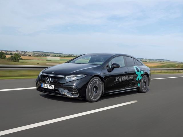 Mercedes Benz Approved for 95 km h Level 3 Autonomous Driving in Germany