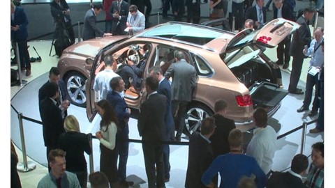 Bentley-Motors-stand-at-2015-Frankurt-Motor-Show